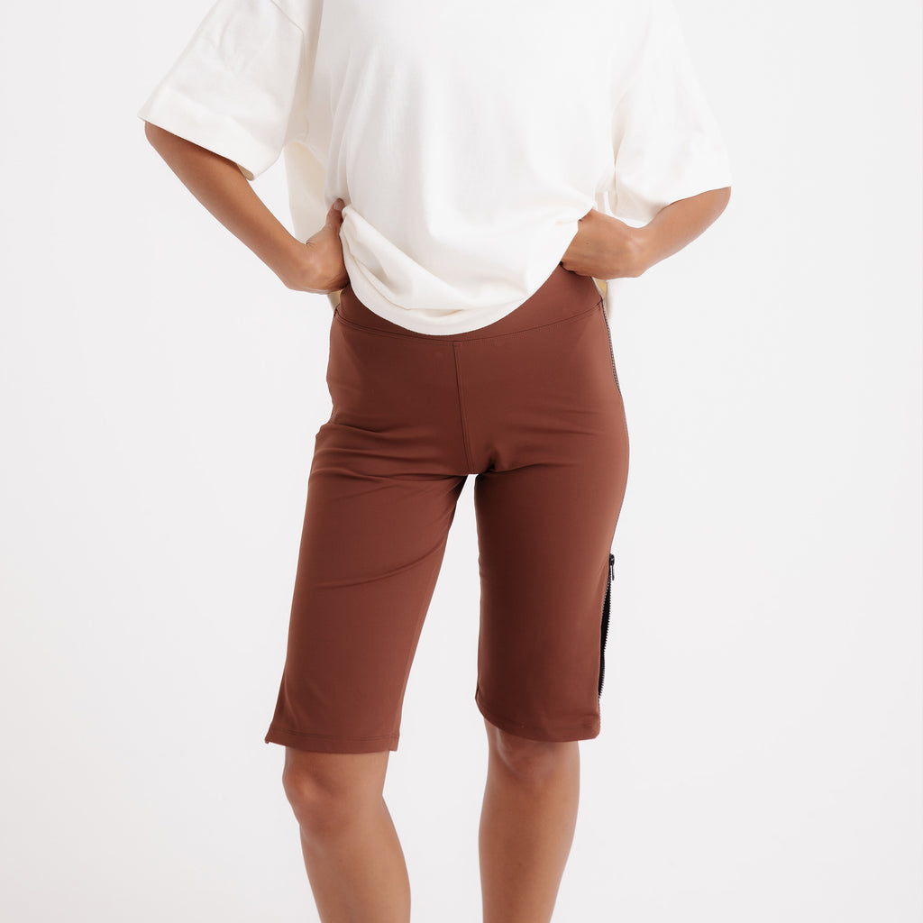 Bermuda Feminina Ciclista Marrom Ziper Preto Frutoze